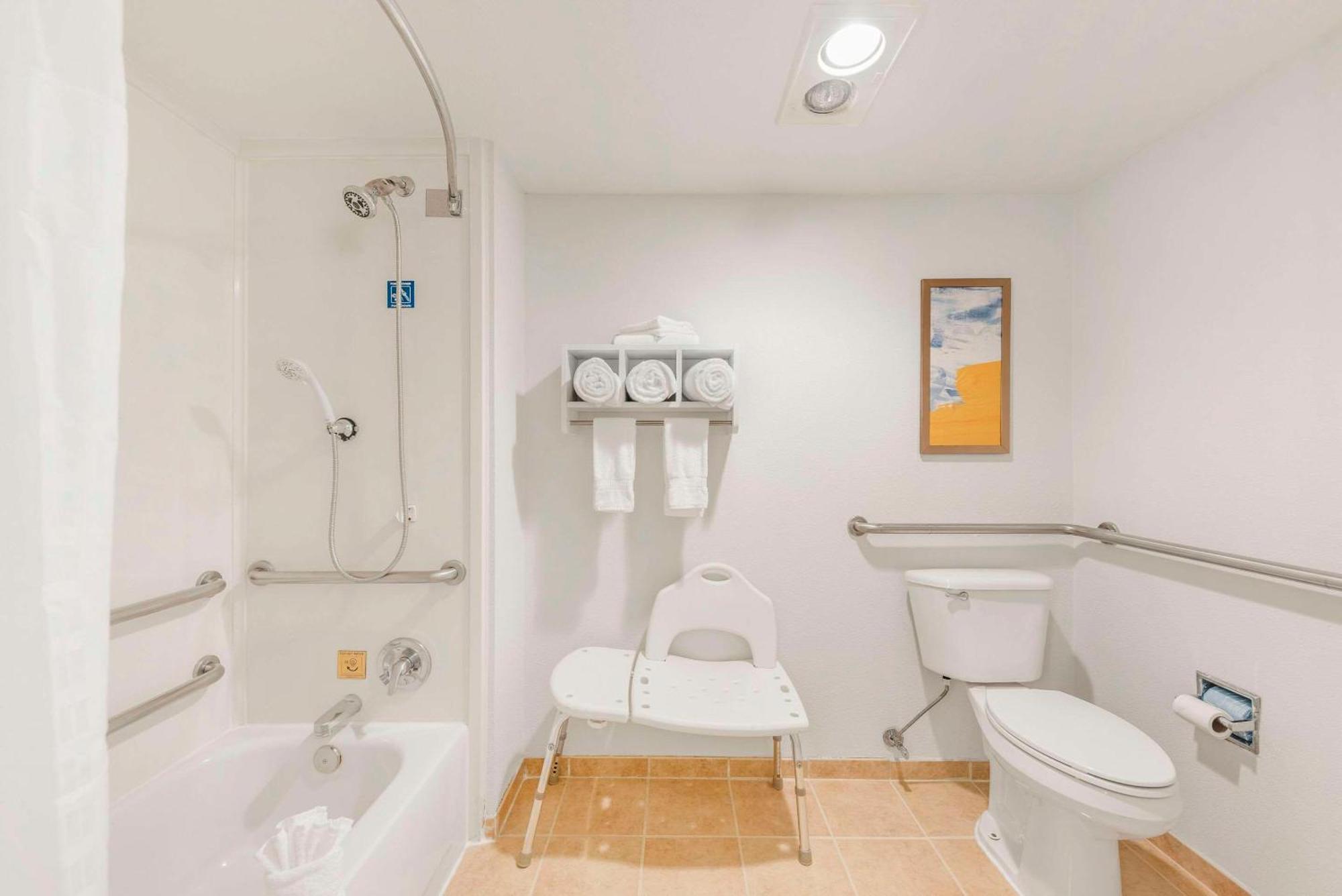 Comfort - Near Cavazos Inn 3*